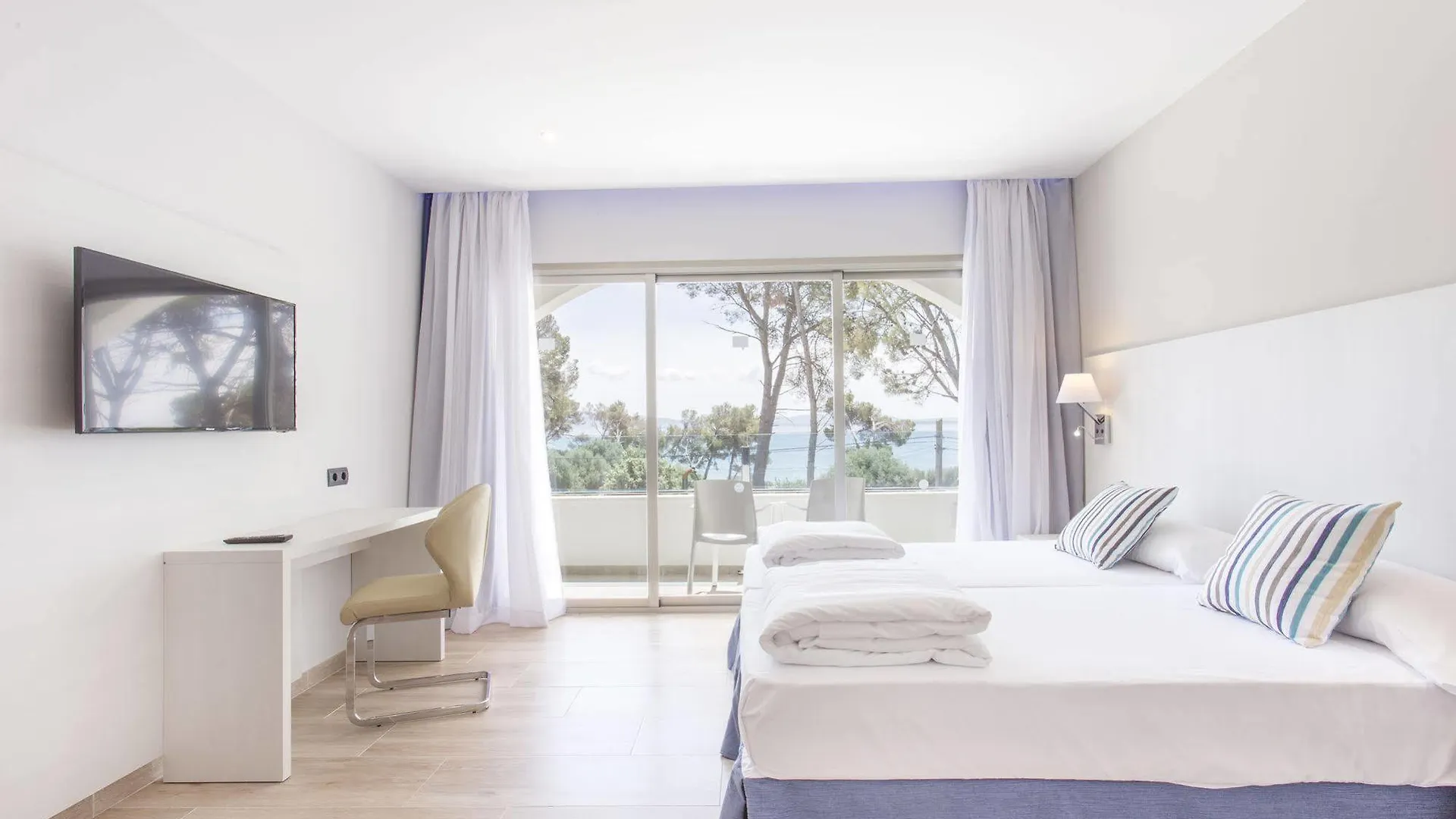 Mar Hotels Alcanada 알쿠디아 항구